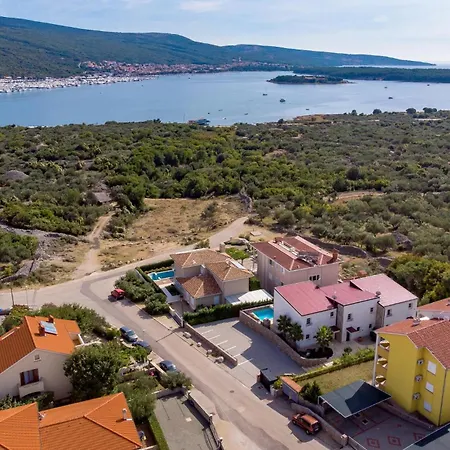 Feriehus Front In *