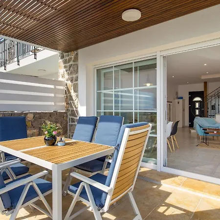 Lovely In With Kitchen Holiday home *