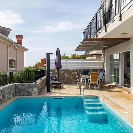Lovely In With Kitchen Holiday home