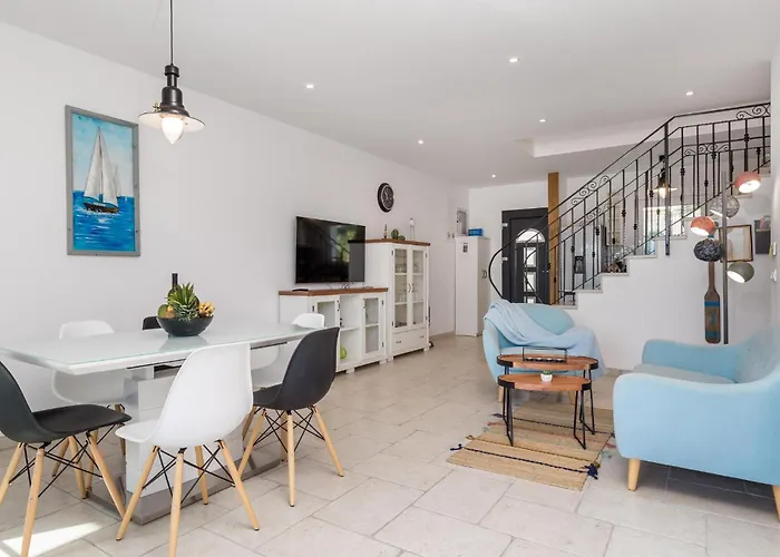 Case de vacanță 3 Bedroom In Kornić