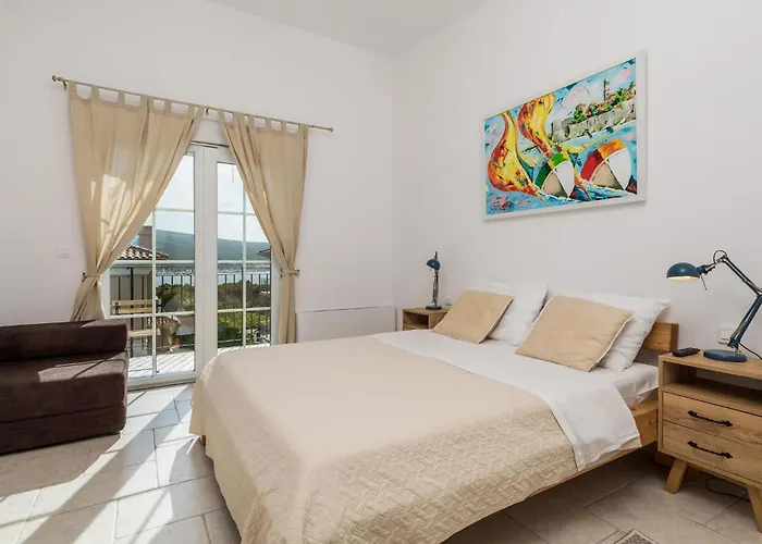 3 Bedroom In Case de vacanță *